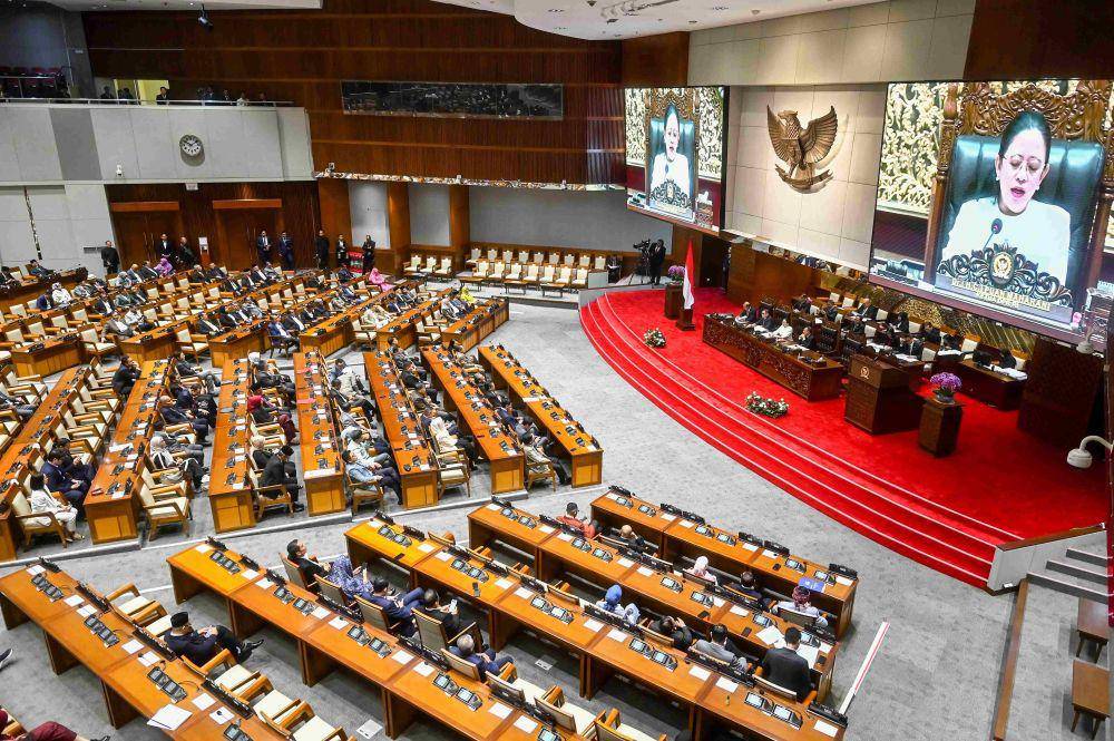 Suasana Rapat Paripurna ke-15 DPR Masa Persidangan II Tahun Sidang 2024-2025 di Kompleks Parlemen, Senayan, Jakarta, Kamis (20/3/2025). (ANTARA FOTO/Rivan Awal Lingga)