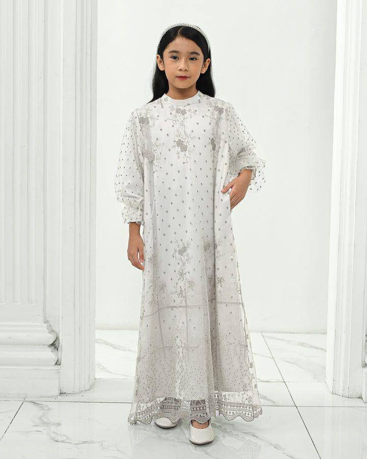 Rekomendasi baju Lebaran anak perempuan warna putih (instagram.com/geulis.id)
