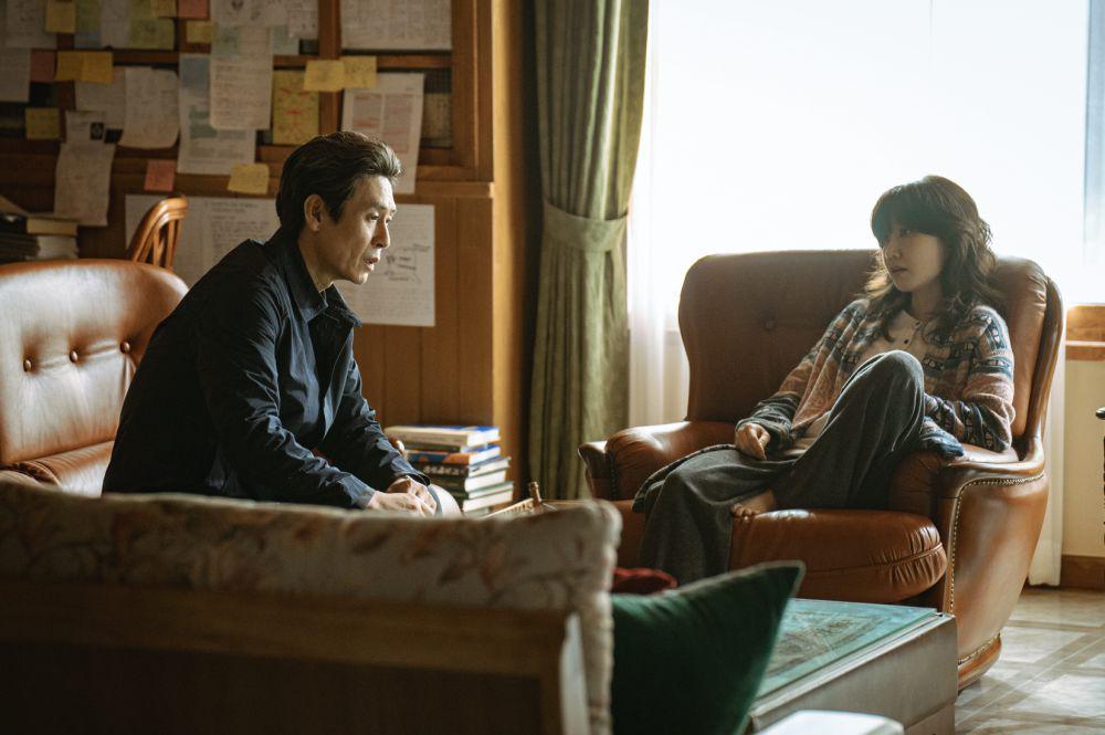 Sul Kyung Gu dan Park Eun Bin di Hyper Knife (dok. Disney+ Hotstar/Hyper Knife)