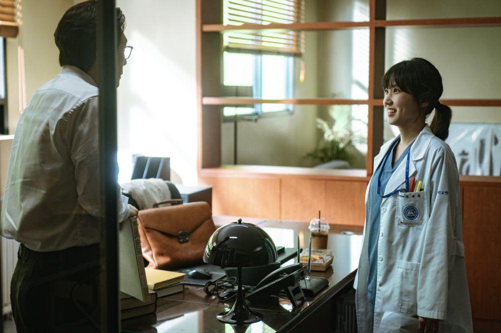 Sul Kyung Gu dan Park Eun Bin di Hyper Knife (dok. Disney+ Hotstar/Hyper Knife)