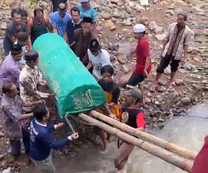 Peristiwa ini terjadi di Dukuh Sambirejo, Desa Munggu, Kecamatan Bungkal, Ponorogo. IDN Times/ Istimewa.
