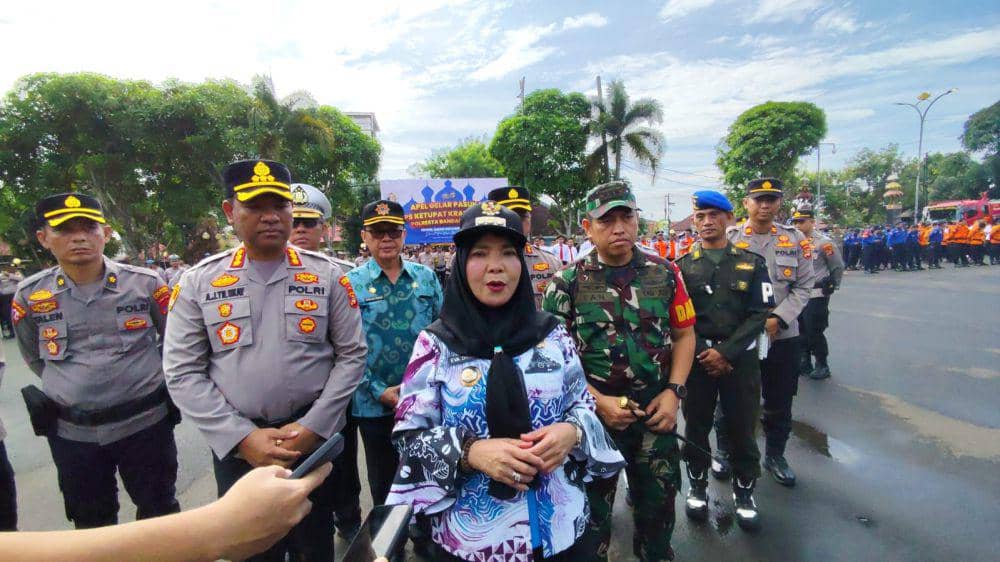 Walikota Bandar Lampung, Eva Dwiana saat apel Operasi Ketupat Lebaran 2025. (IDN Times/Muhaimin)