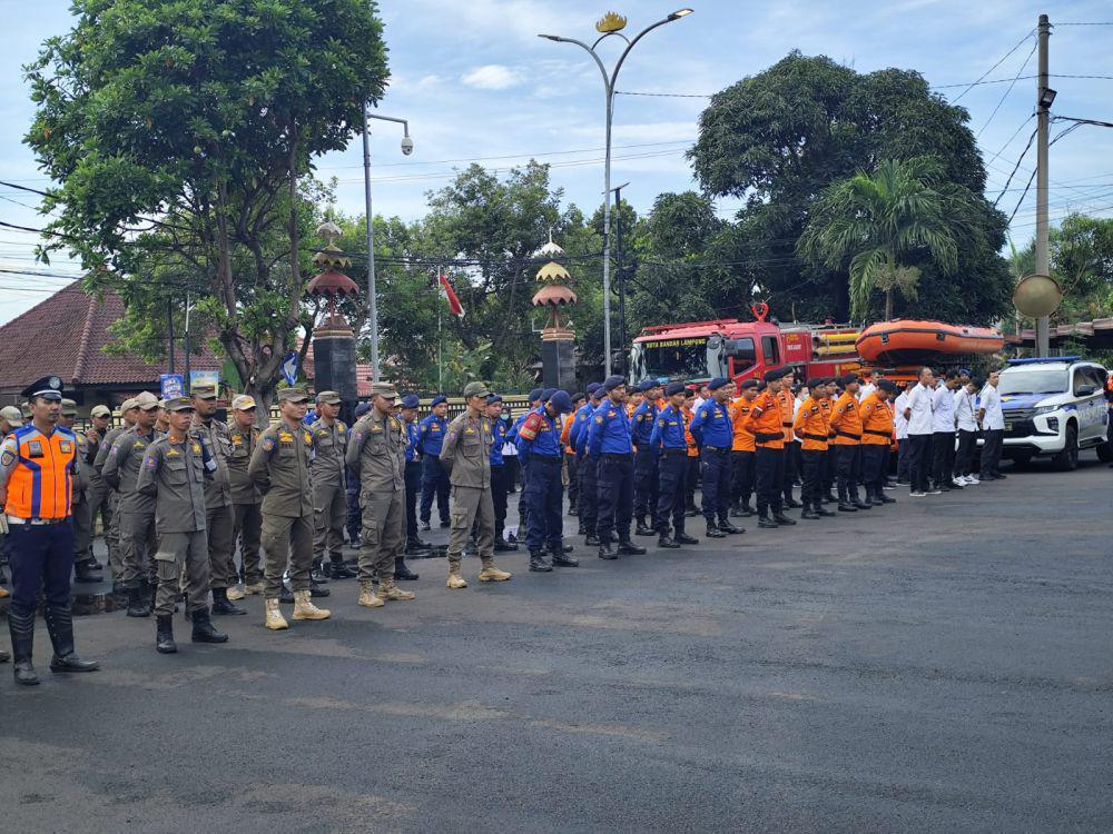 Apel Gelar Pasukan Ketupat 2025 di Polresta Bandar Lampung.(IDN Times/Muhaimin)