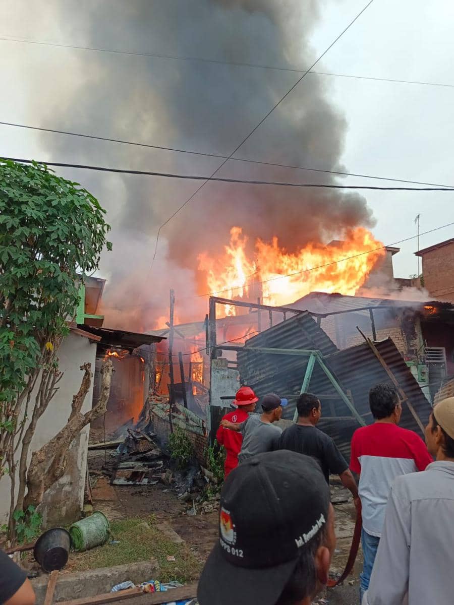 Belasan rumah yang dilalap si jago merah di Langkat (IDN Times/ istimewa)
