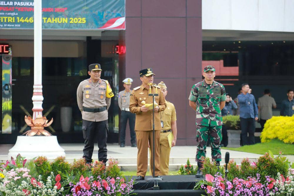 Gubernur Jateng Ahmad Luthfi hadir di kegiatan apel pasukan Polda Jateng. (IDN Times/Dok Humas Polda Jateng)