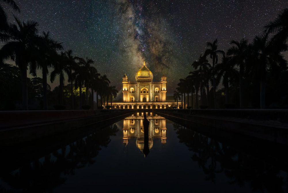 Apa Alasan Malaikat Turun ke Bumi di Malam Lailatul Qadar?