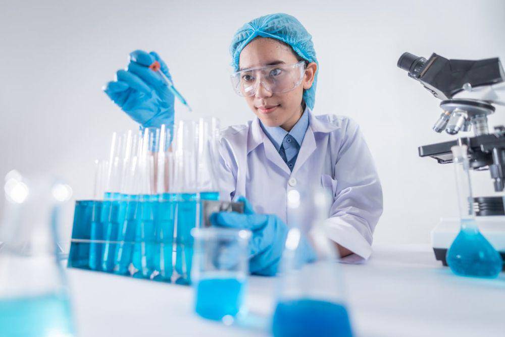 ilustrasi uji laboratorium (pexels.com/Chokniti Khongchum)