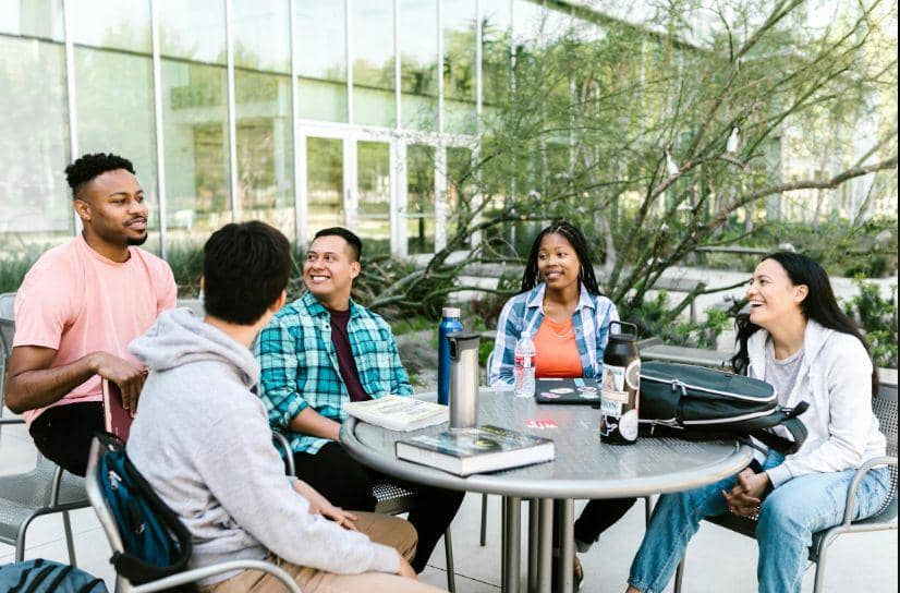 ilustrasi pertemanna (Pexels.com/RDNE stock project)