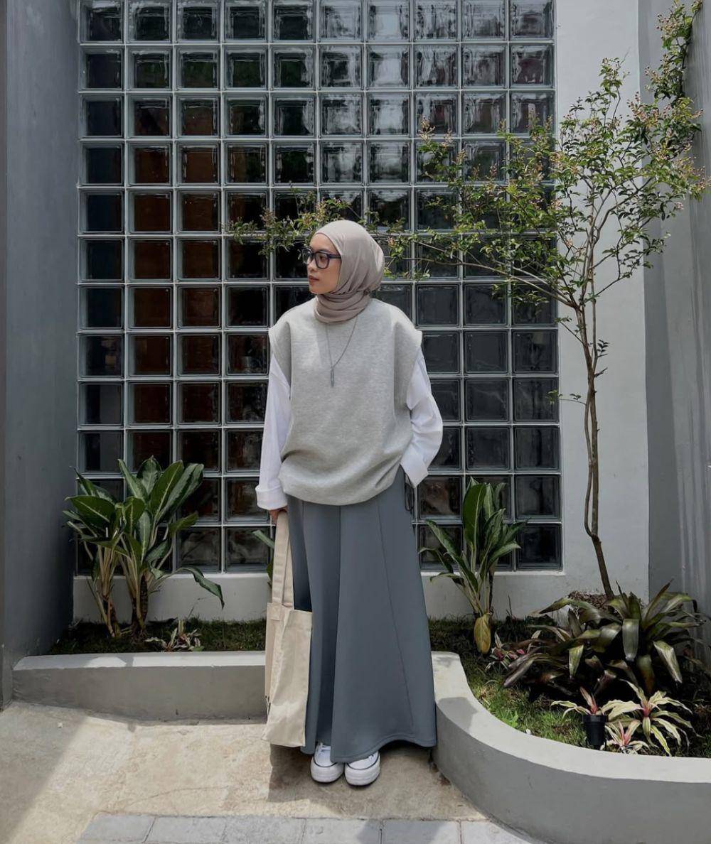OOTD ala Nindi Ayuningtyas (instagram.com/nindiayg)