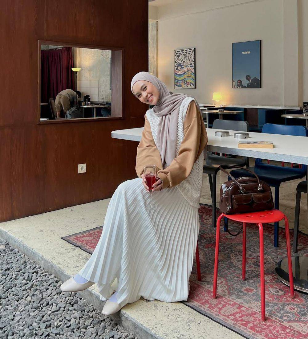 OOTD ala Nindi Ayuningtyas (instagram.com/nindiayg)