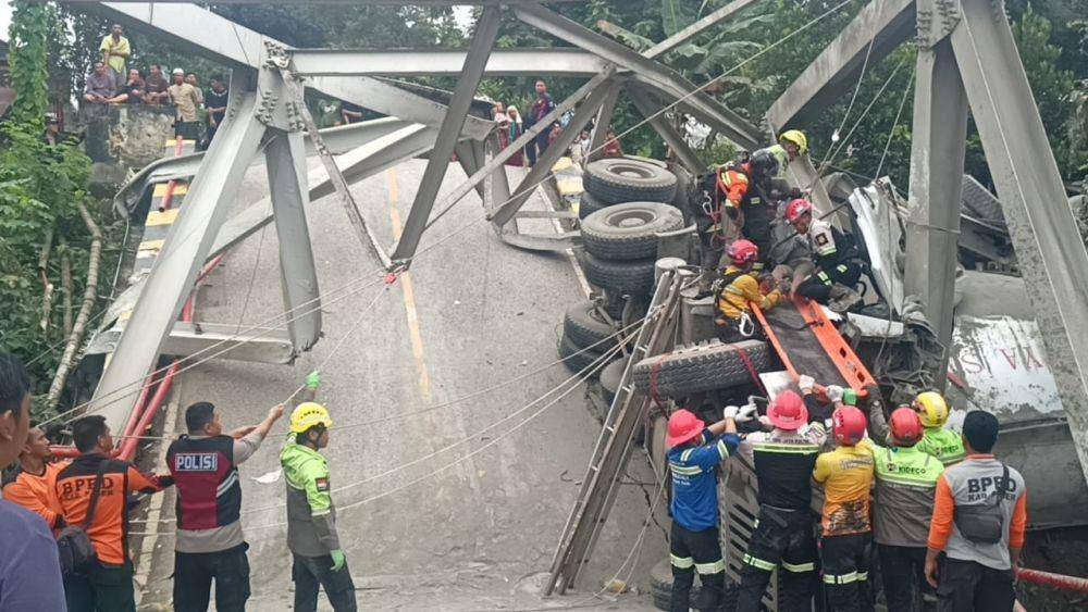 Saat ini BBPJN Kaltim sudah menyiapkan jembatan sementara sebagai ganti Jemabatan Sei Busui, yang ambruk karena ditabrak truk pengangkut semen. (Dok. Istimewa)