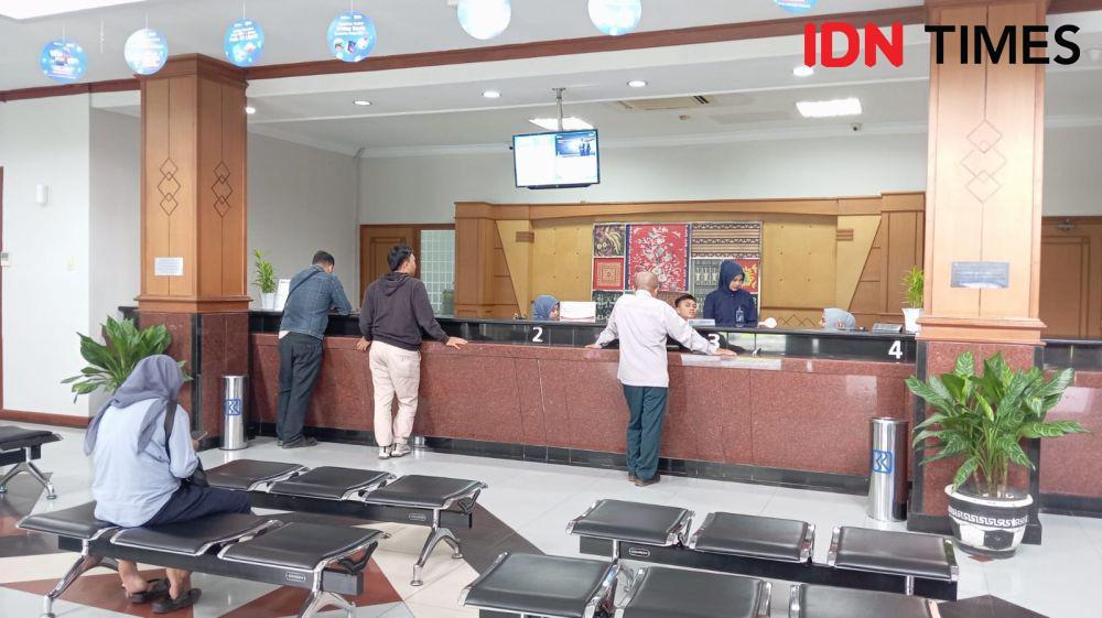 Suasana Kantor Cabang BRI Selong. (IDN Times/Ruhaili)