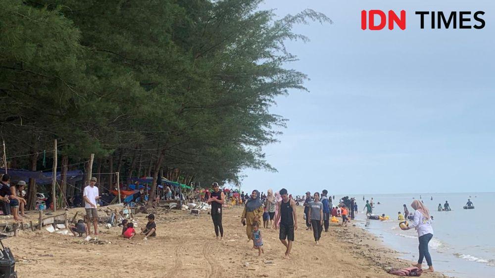 Libur Lebaran, Pantai Manggar Raup Rp794 Juta