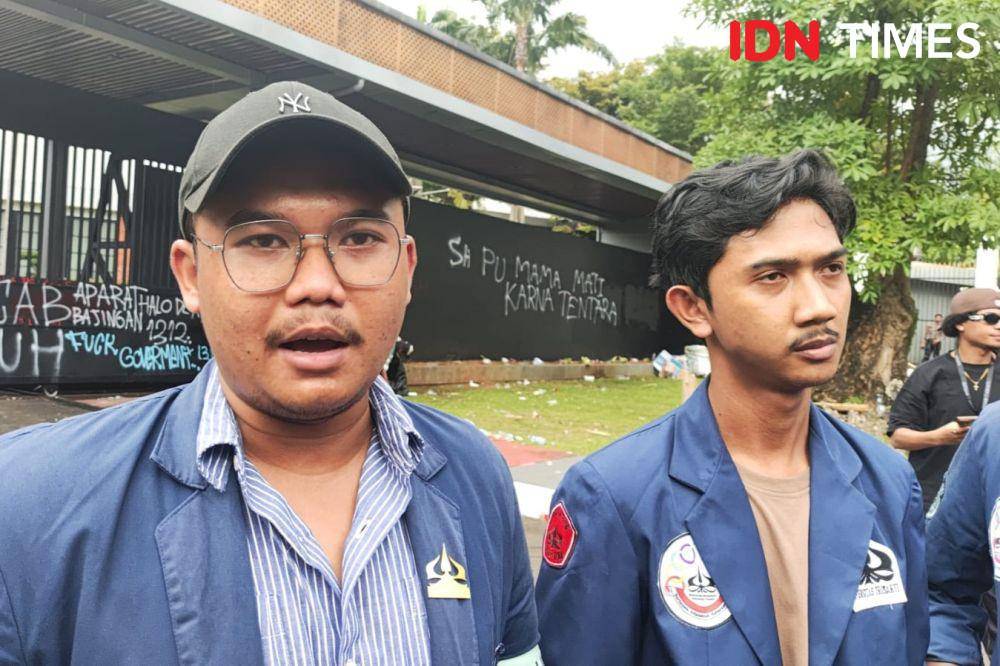 Presiden Mahasiswa (Presma) Universitas Trisakti, Faiz Nabawi saat ditemui di demo tolak UU TNI pada Kamis (20/3/2025). (IDN Times/Yosafat Diva Bayu Wisesa)