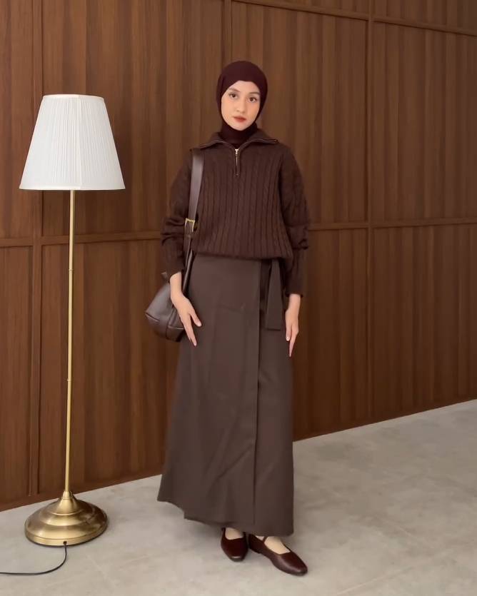mix and match outfit cokelat tua ala Inas Rana (instagram.com/inasrana)