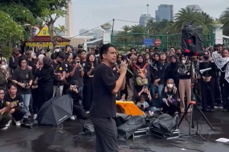 Pertama Kalinya Ikut Aksi Kamisan, Andovi da Lopez Kritik RUU TNI
