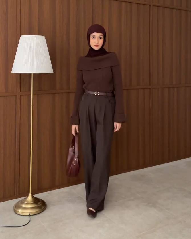mix and match outfit cokelat tua ala Inas Rana (instagram.com/inasrana)
