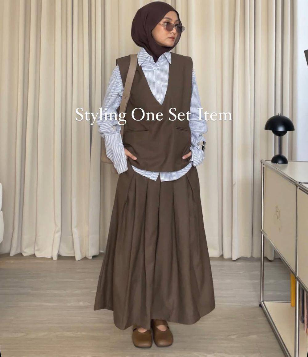 mix and match outfit cokelat tua ala Inas Rana (instagram.com/inasrana)