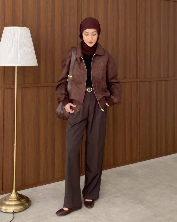 mix and match outfit cokelat tua ala Inas Rana (instagram.com/inasrana)