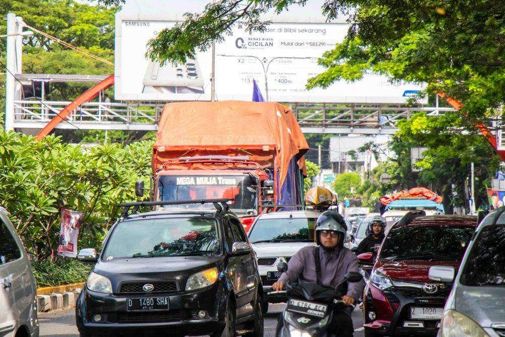 ilustrasi arus mudik (unsplash.com/Abdul Ridwan)