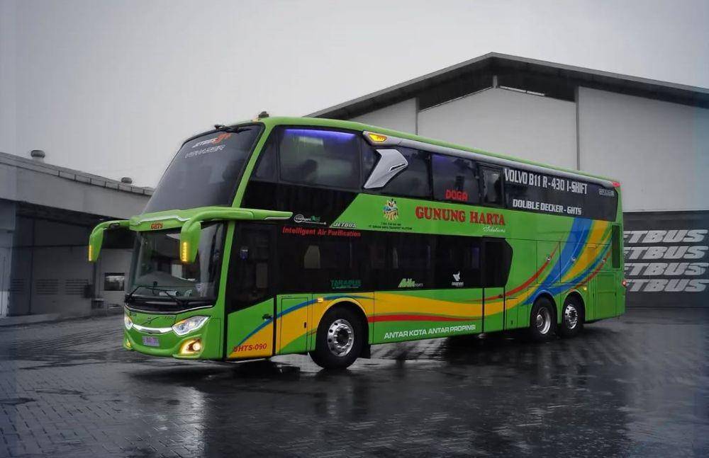 potret bus double decker Gunung Harta (instagram.com/adiputro_official)