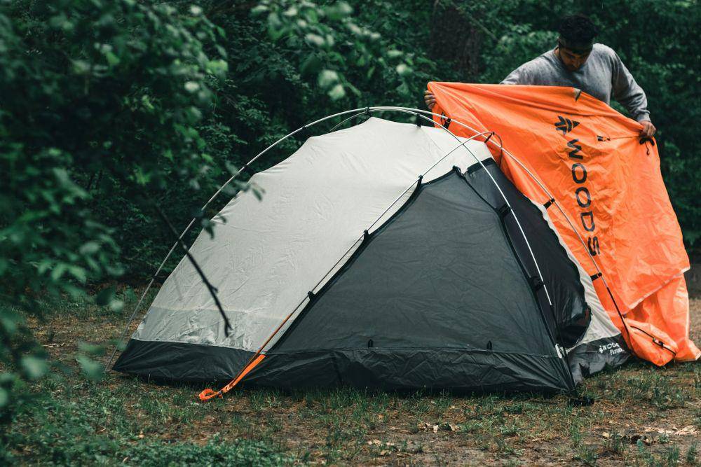 Ilustrasi peralatan camping (unsplash.com/Ali Kazal)