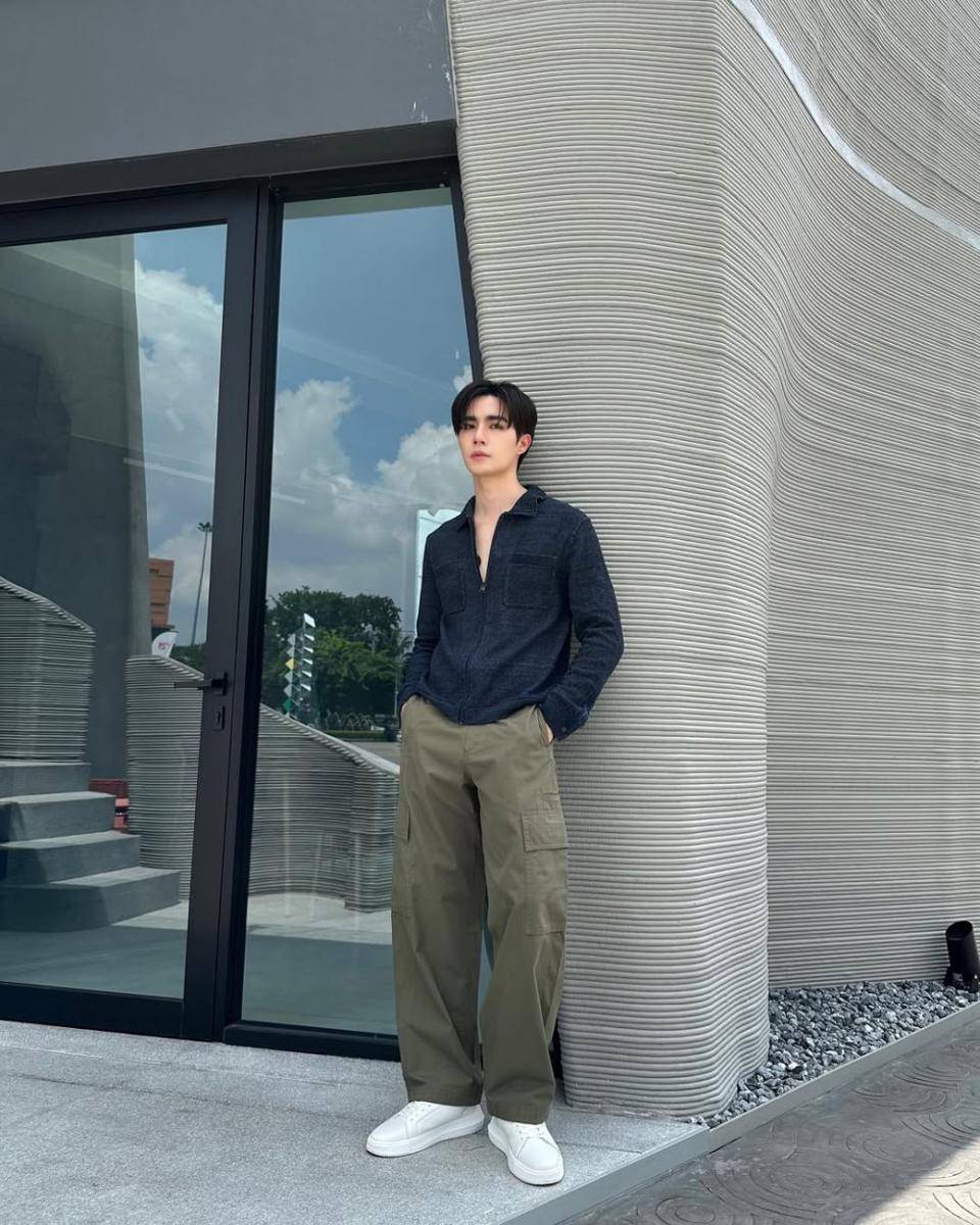 Zee Pruk (instagram.com/zeepruk)