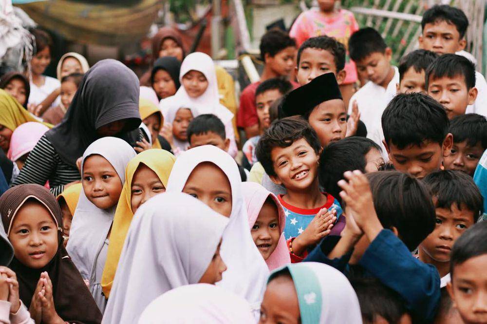 potret Atta Halilintar di kampung pemulung (instagram.com/attahalilintar)