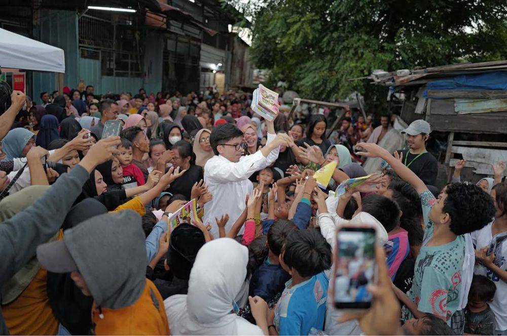 potret Atta Halilintar di kampung pemulung (instagram.com/attahalilintar)