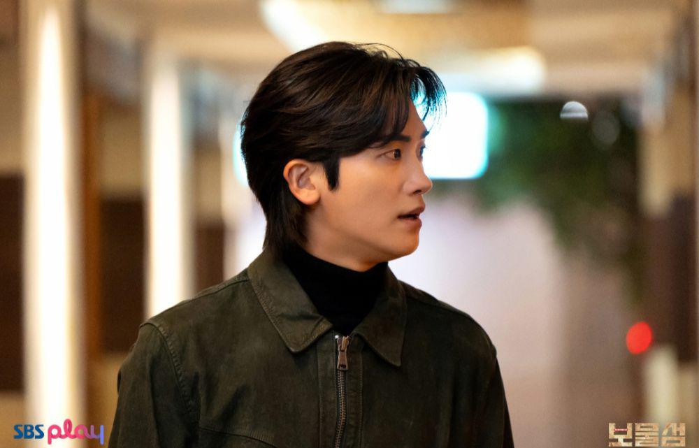 Still cut Buried Hearts (dok. SBS/Buried Hearts)