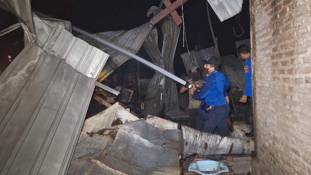 Sebuah kandang ayam di Desa Guyung, Kecamatan Gerih, Kabupaten Ngawi ludes terbakar. IDN Times/ Istimewa.