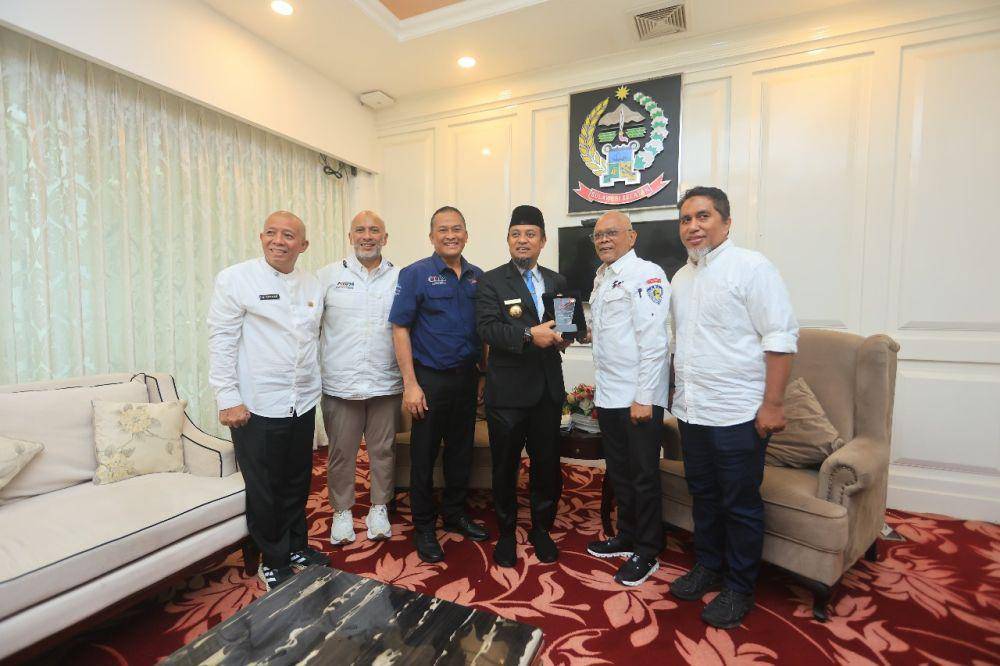 Direktur Utama MGPA Priandhi Satria menemui Gubernur Sulsel Andi Sudirman Sulaiman. (dok. Istimewa)