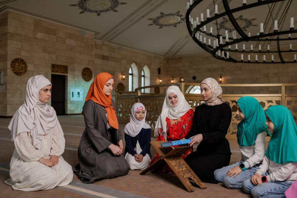 5 Cara Kreatif Mengenalkan Lailatul Qadar pada Anak, Coba Terapkan!