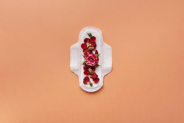 ilustrasi menstruasi (pexels.com/kaboompics)