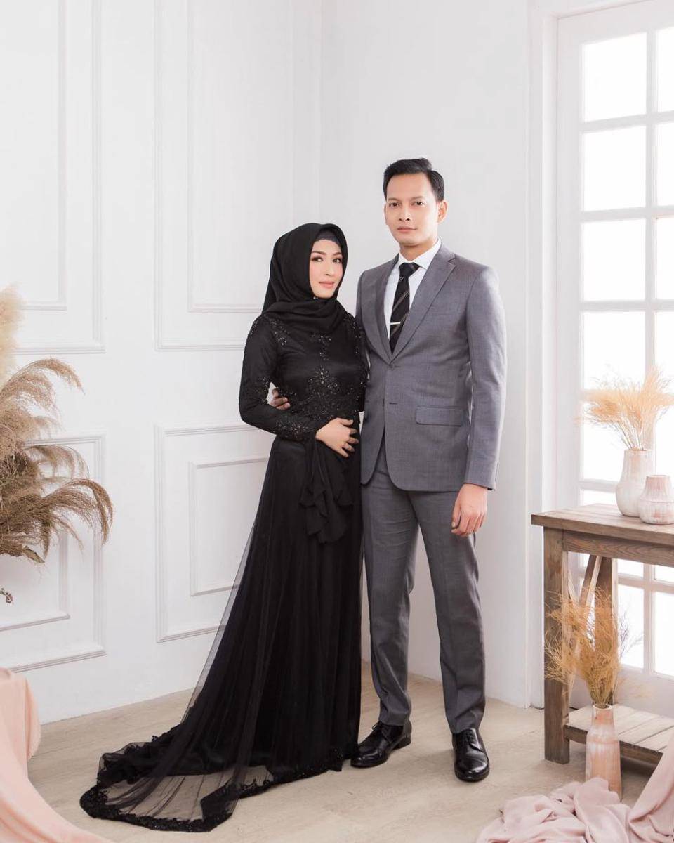 Fedi Nuril dan Istri (istagram.com/calystavannyws)