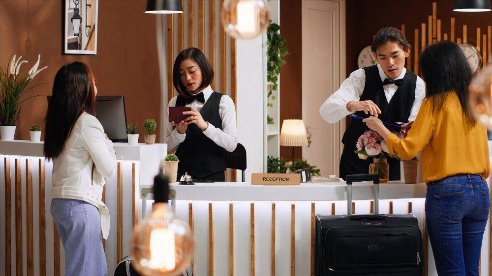 ilustrasi beristirahat di hotel (freepik.com/DC Studio)