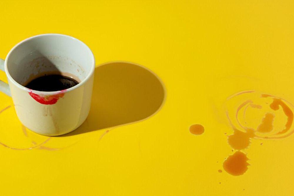 ilustrasi tumpahan kopi (freepik.com/freepik)