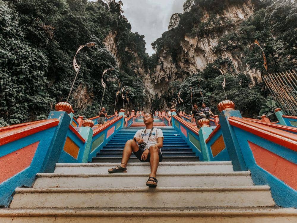 ilustrasi orang berwisata (pexels.com/John Cahil Rom)