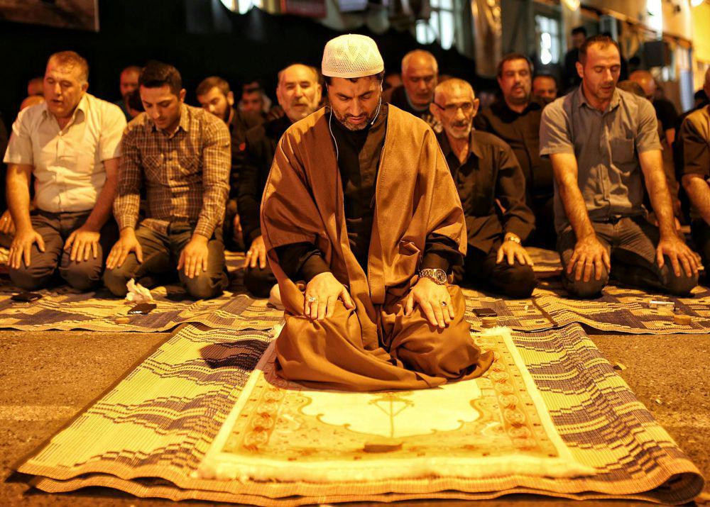 5 Kesalahan Makmum Masbuk yang Bikin Salat Tidak Sah