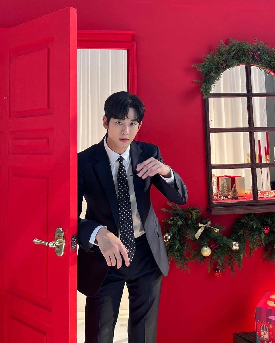 Kim Soo Hyun (instagram.com/soohyun_k216)