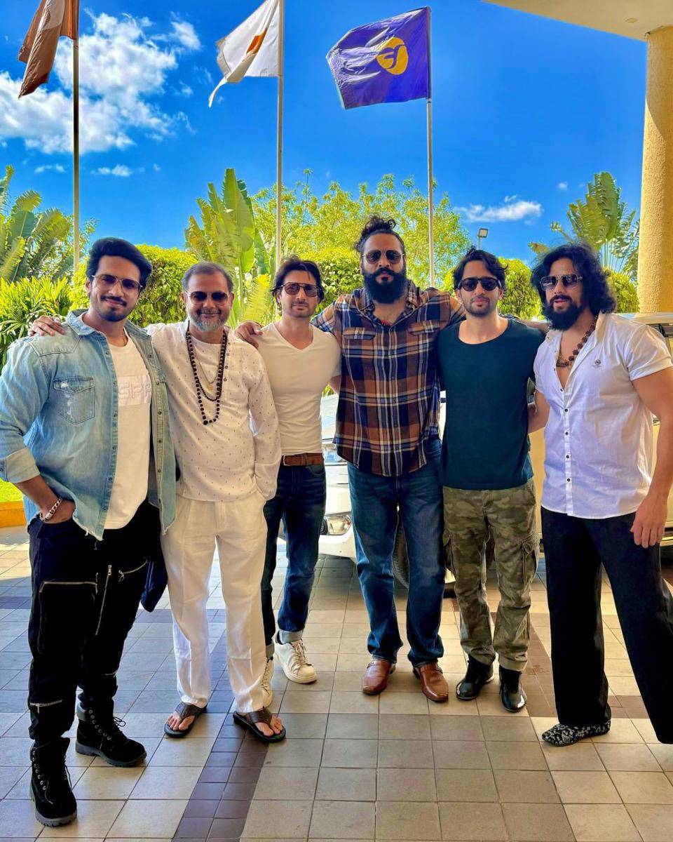 cast Mahabarata reuni (instagram.com/thakur_anoopsingh)
