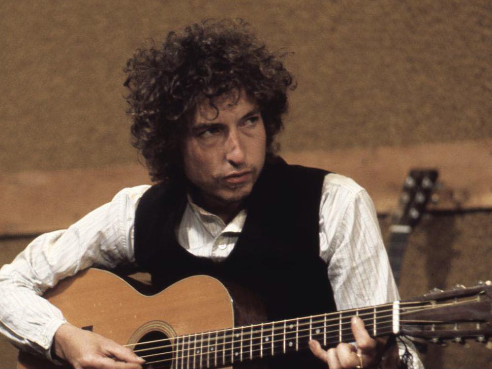 5 Lagu Rock Legendaris yang Dibenci Bob Dylan, Ada The Beatles