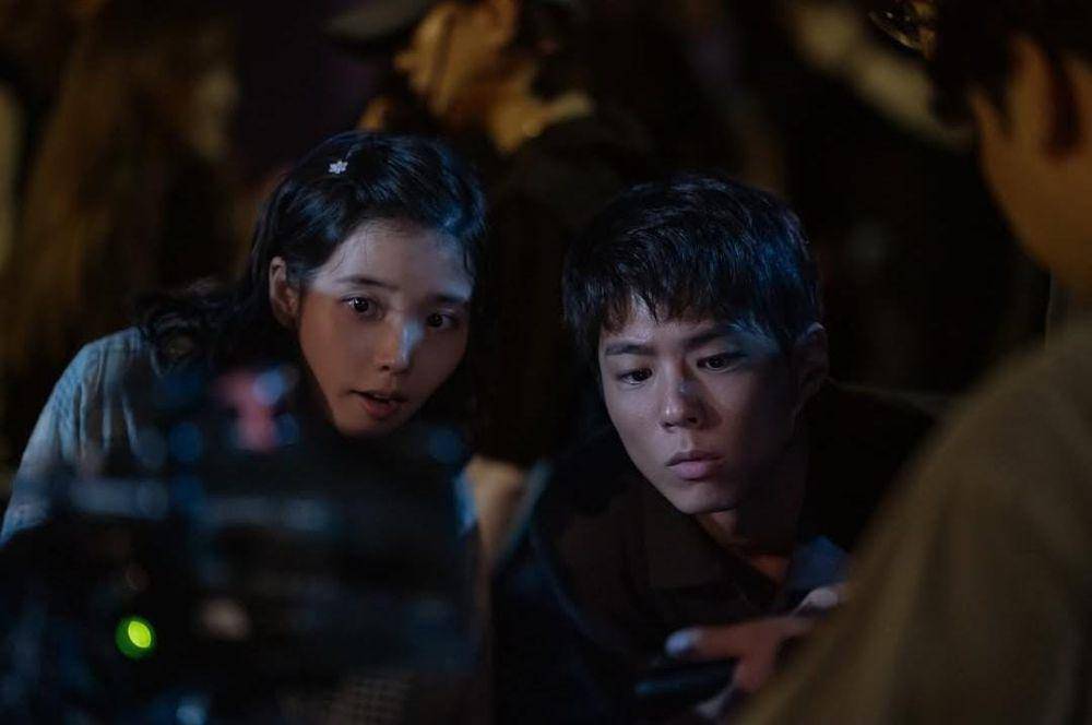 IU dan Park Bo Gum di drama When Life Gives You Tangerines (instagram.com/netflixkr)