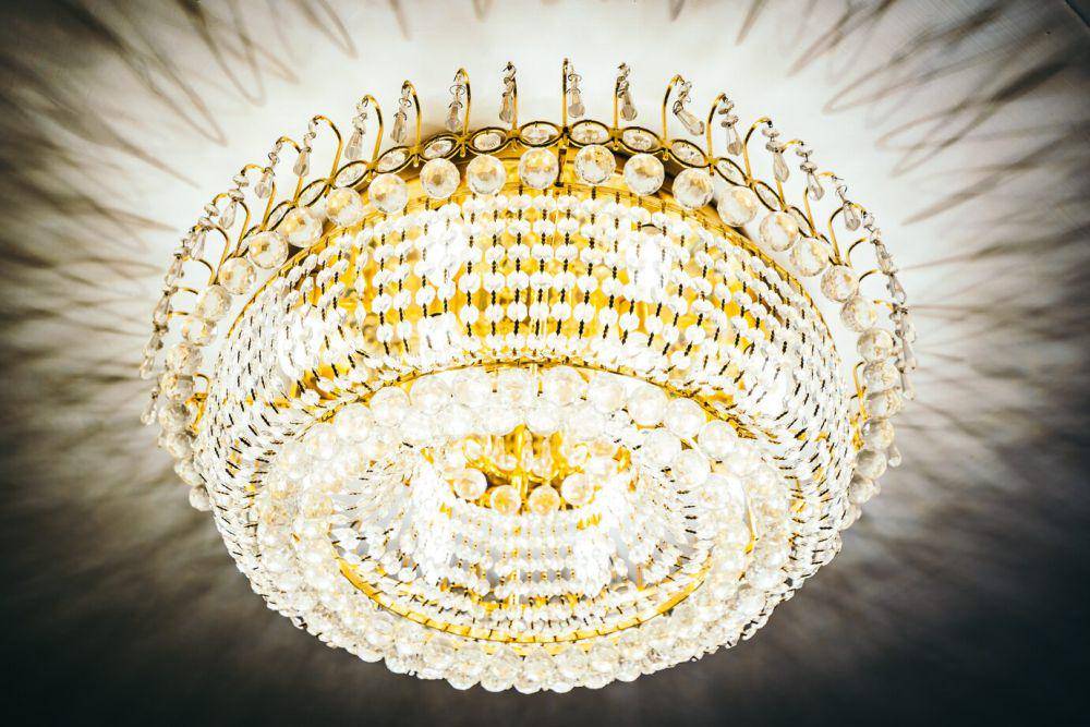 ilustrasi lampu gantung (freepik.com/lifeforstock)