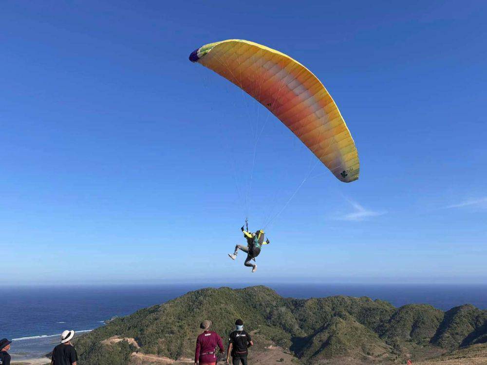 Atlet paralayang saat mengikuti kejuaraan dunia di Sky Lancing Lombok Tengah pada 2024. (dok. Istimewa)
