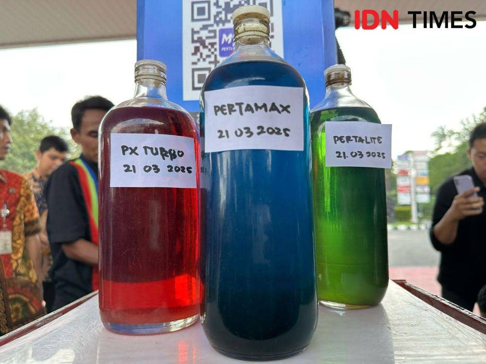 Tiga produk bahan bakar minyak yang diolah oleh Pertamina Patra Niaga. (IDN Times/Larasati Rey)