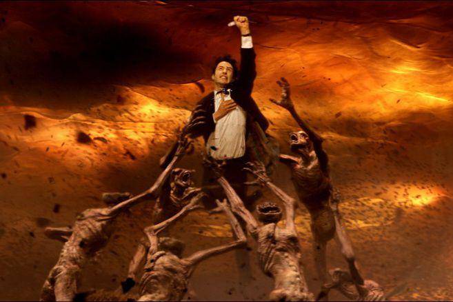 adegan dalam film Constantine. (dok. Warner Bros. Pictures/Constantine)