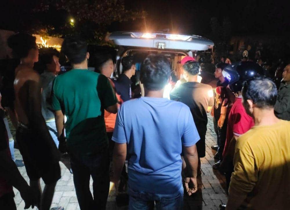 Evakuasi jenazah korban Rafli Fadilah (12). (Dok. Basarnas Lampung).