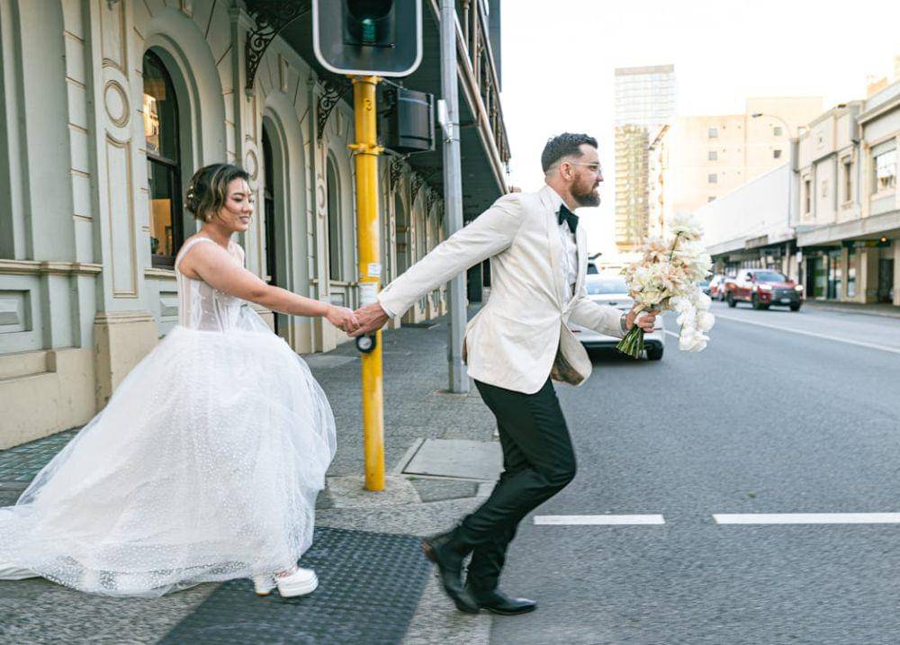 ilustrasi menikah dengan pria WNA