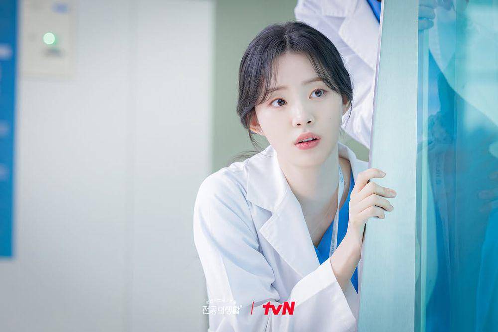 Shin Shi A di drama Resident Playbook (instagram.com/tvn_drama)